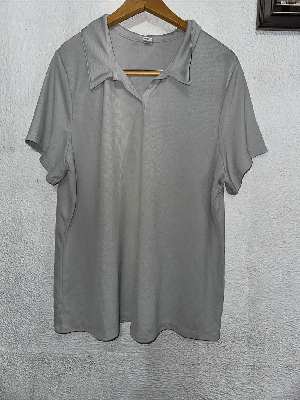 ALO Yoga Men’s Light Gray Short Sleeve Polo
